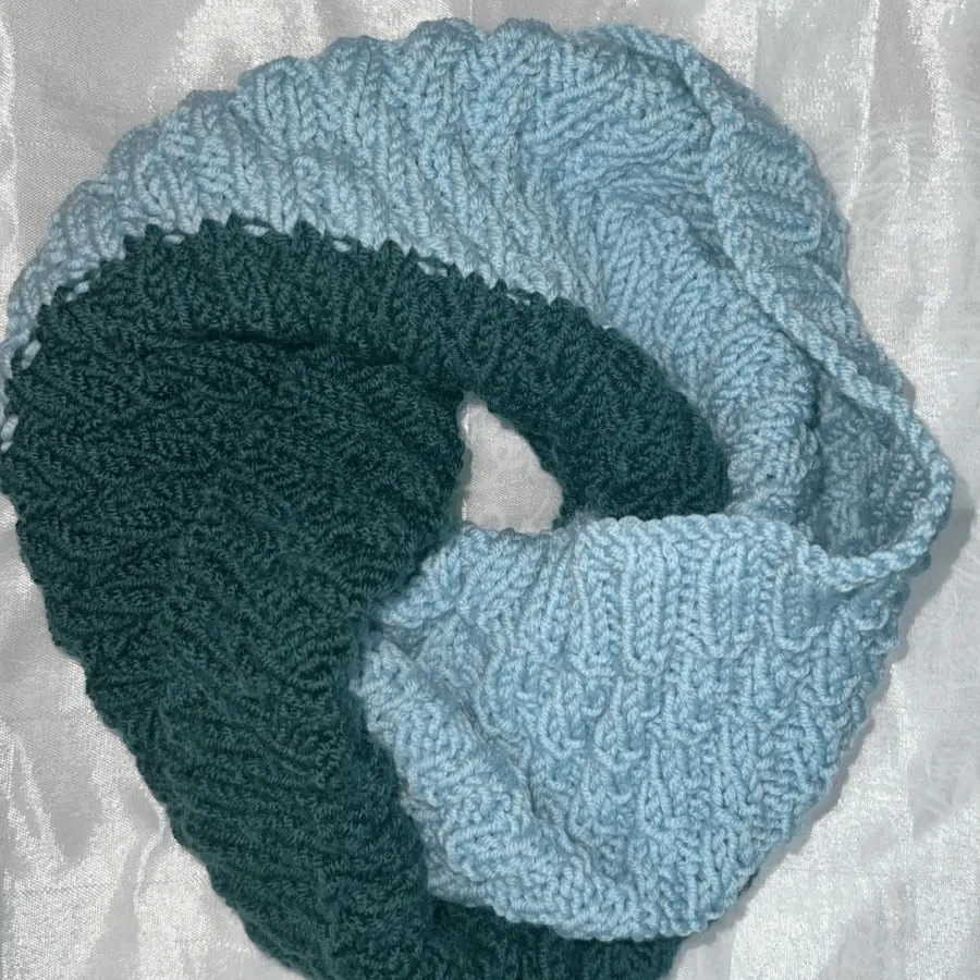Trendy Merino Wool Balaclava with Twist and Patterned Design