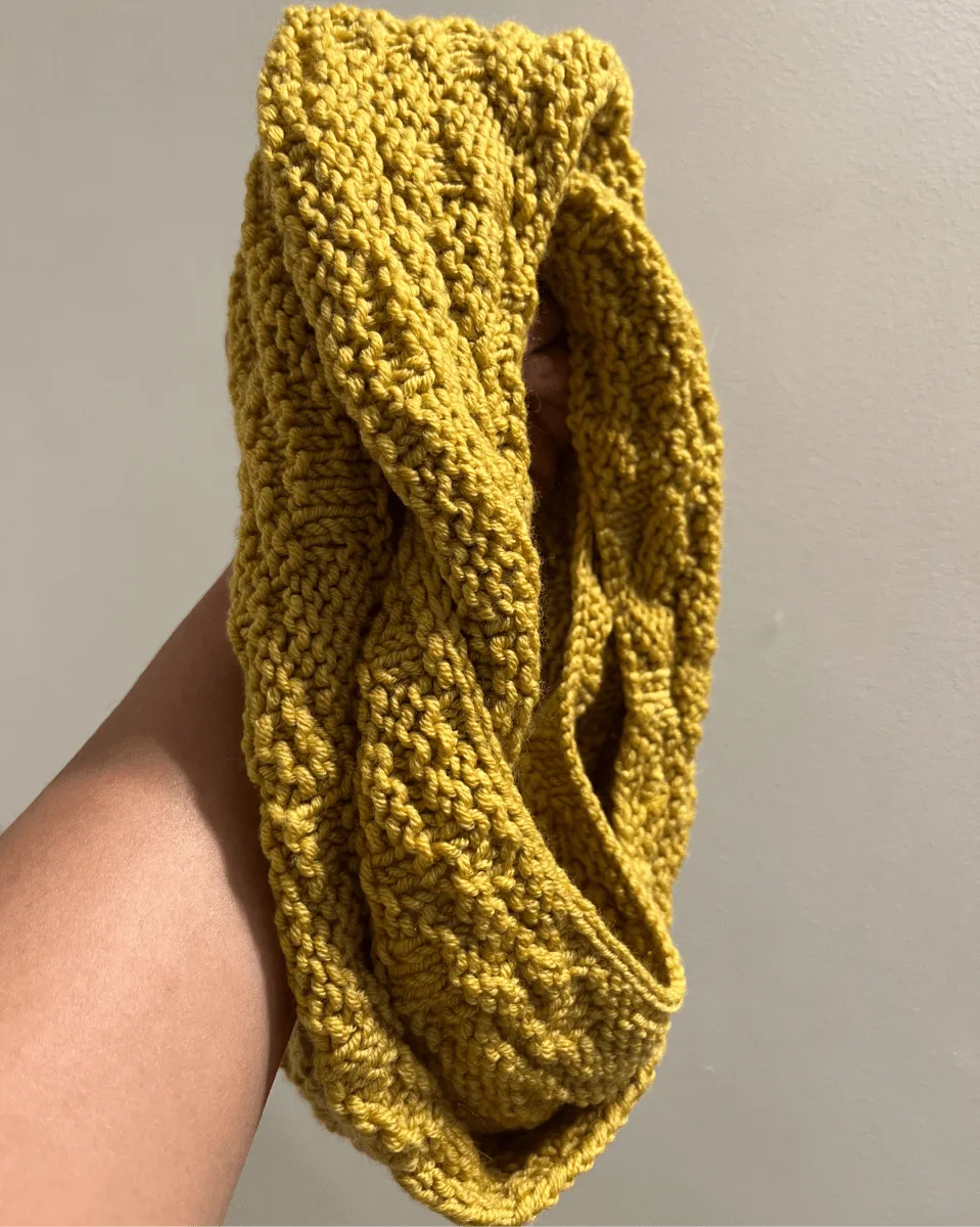 Trendy Merino Wool Balaclava with Twist and Patterned Design