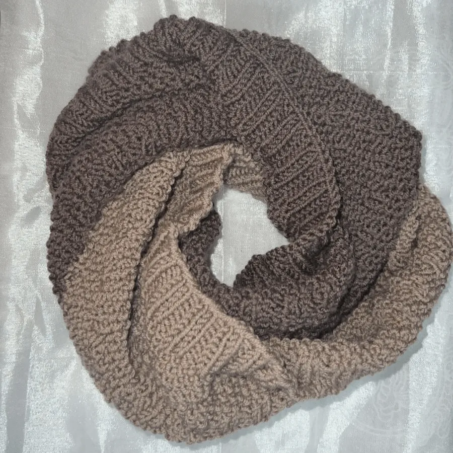 Trendy Merino Wool Balaclava with Twist and Patterned Design