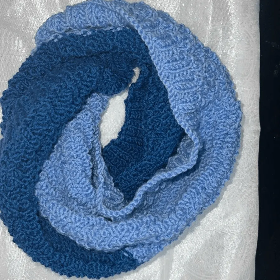 Trendy Merino Wool Balaclava with Twist and Patterned Design
